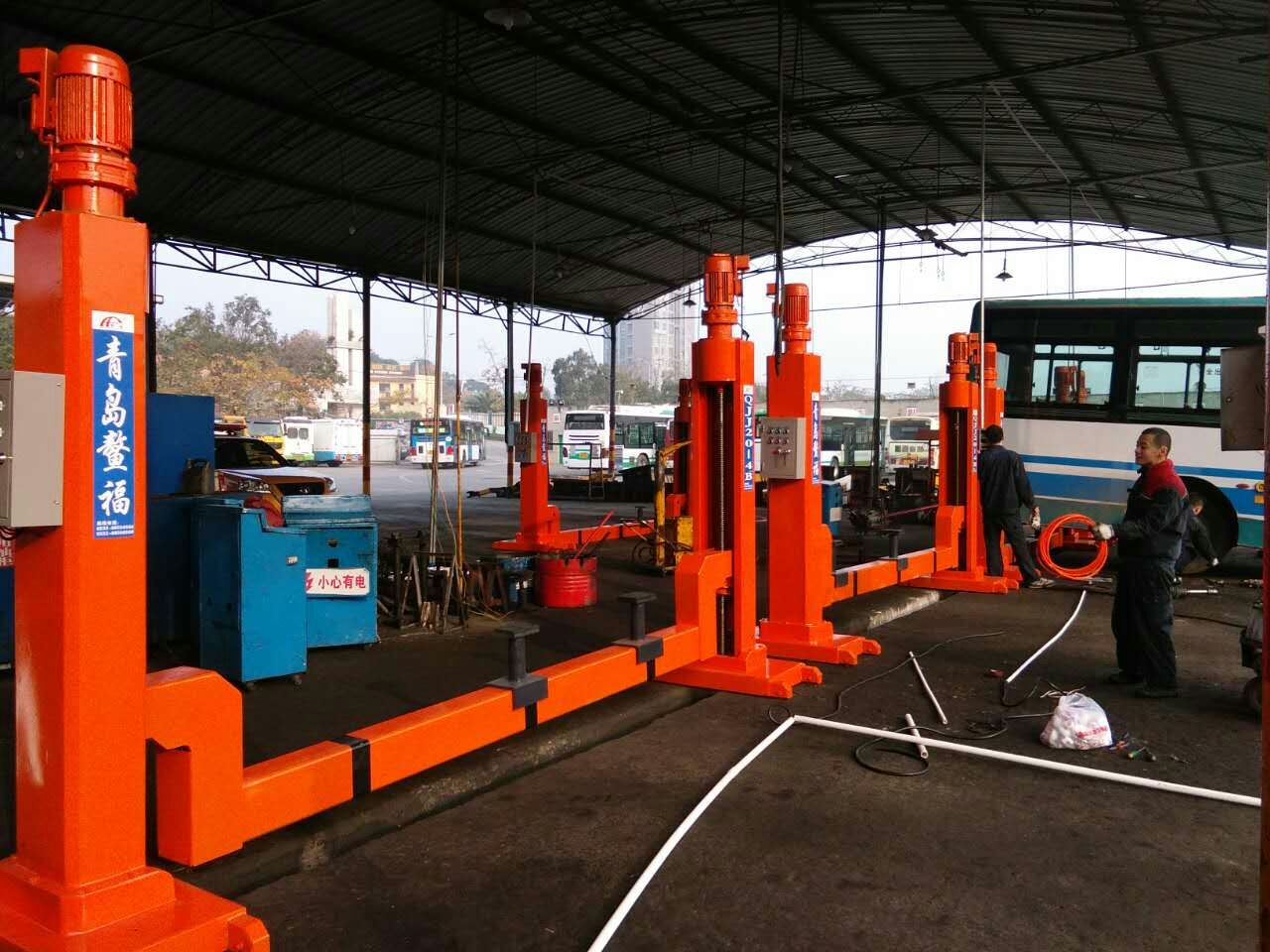 舉升機(jī)