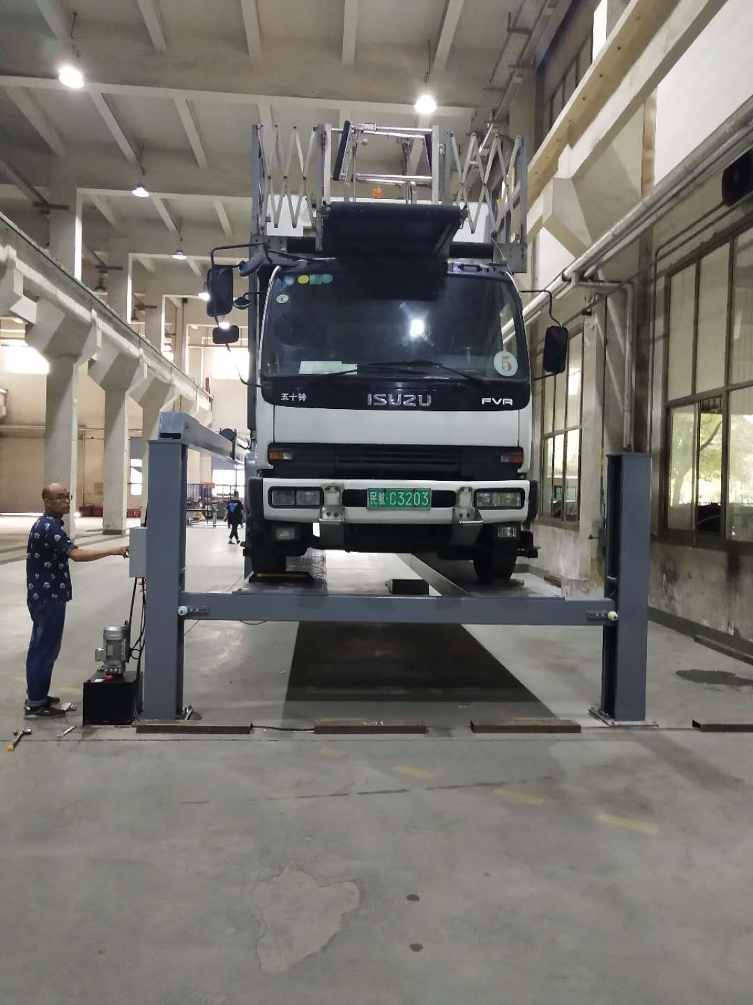 汽車升降平臺(tái)